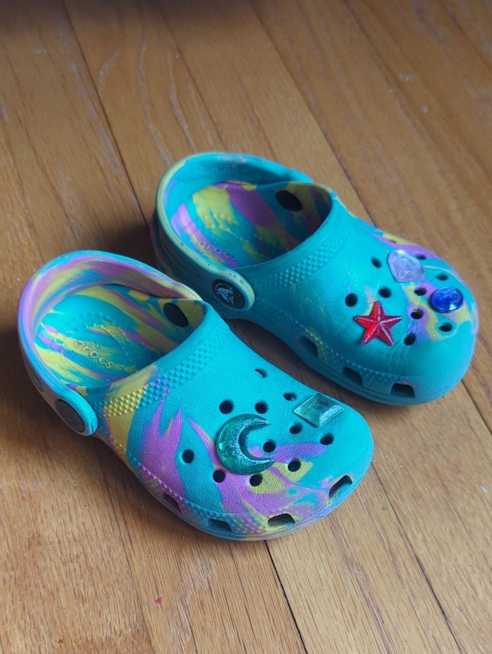 CROCS Kids Teal & Multicolor Clog Sandals with Star, Moon & Gem Charms
